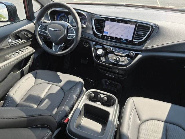 2026 Chrysler Pacifica photo 24