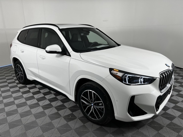 2026 BMW X1 28i's photo