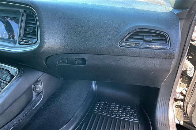 2021 Dodge Challenger SXT photo 17