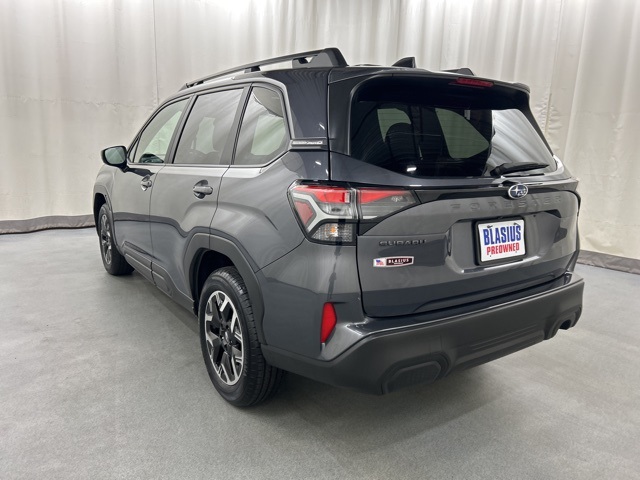 2025 Subaru Forester Premium Base photo 4