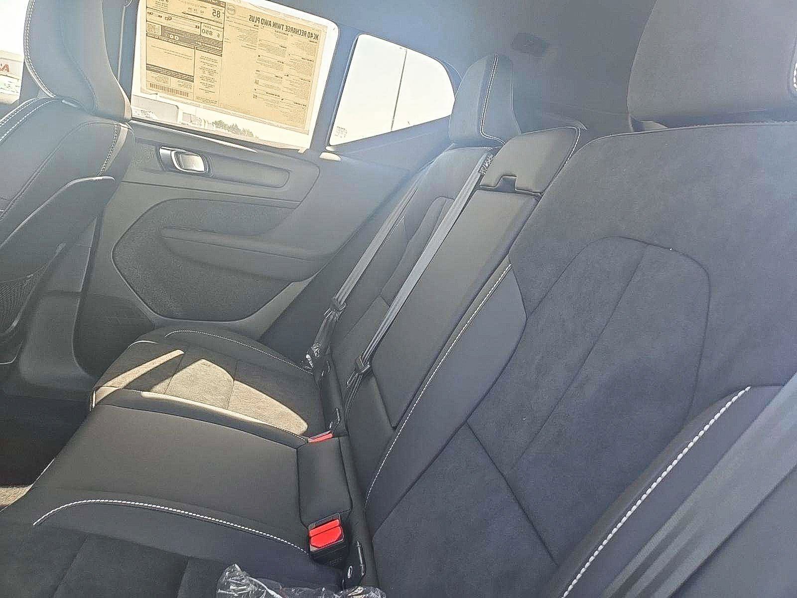 2023 Volvo XC40 Recharge Plus photo 7