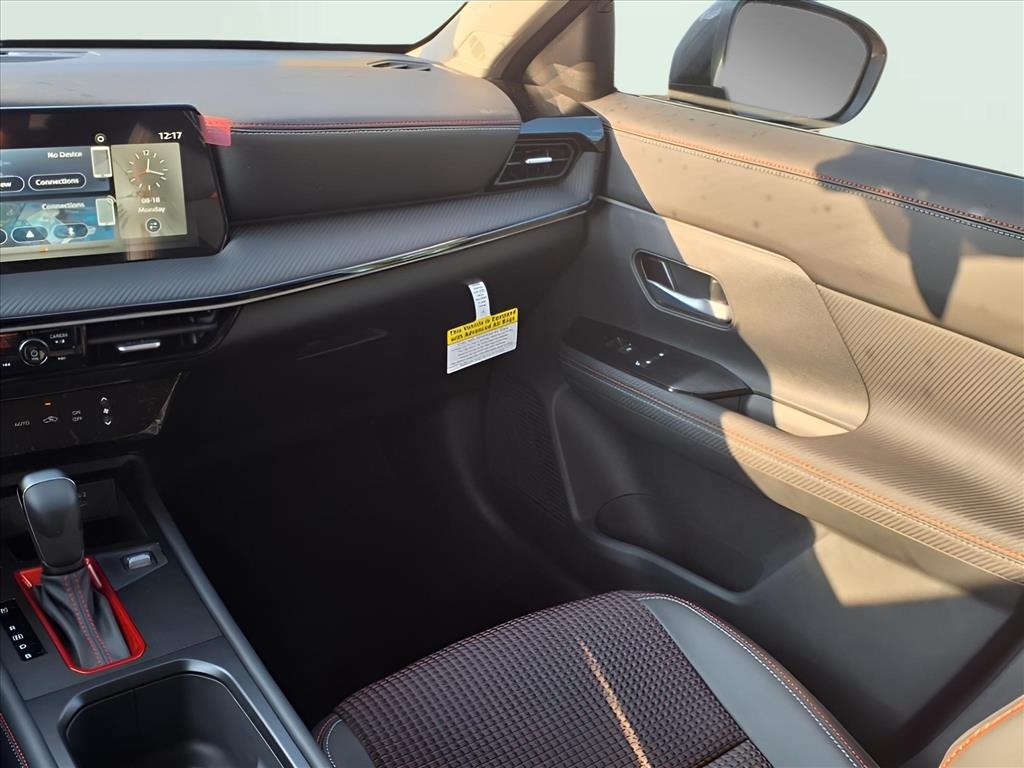 2025 Nissan Kicks SR photo 13