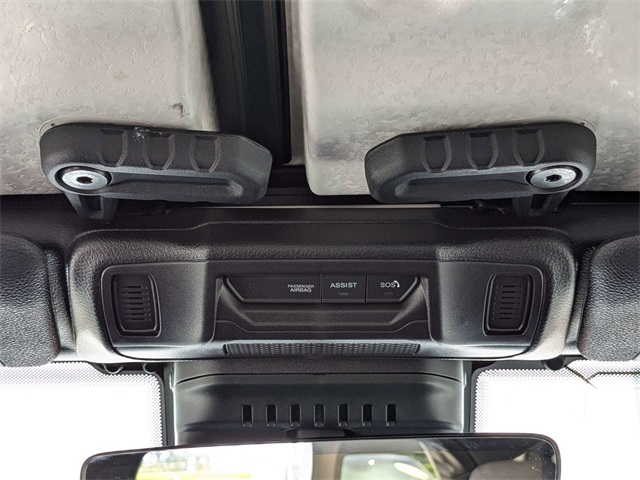 2024 Jeep Wrangler Sahara photo 19