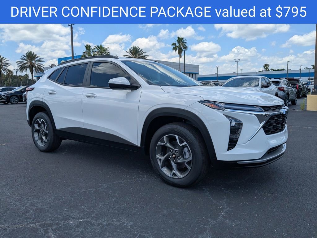 2025 Chevrolet Trax LT photo 2