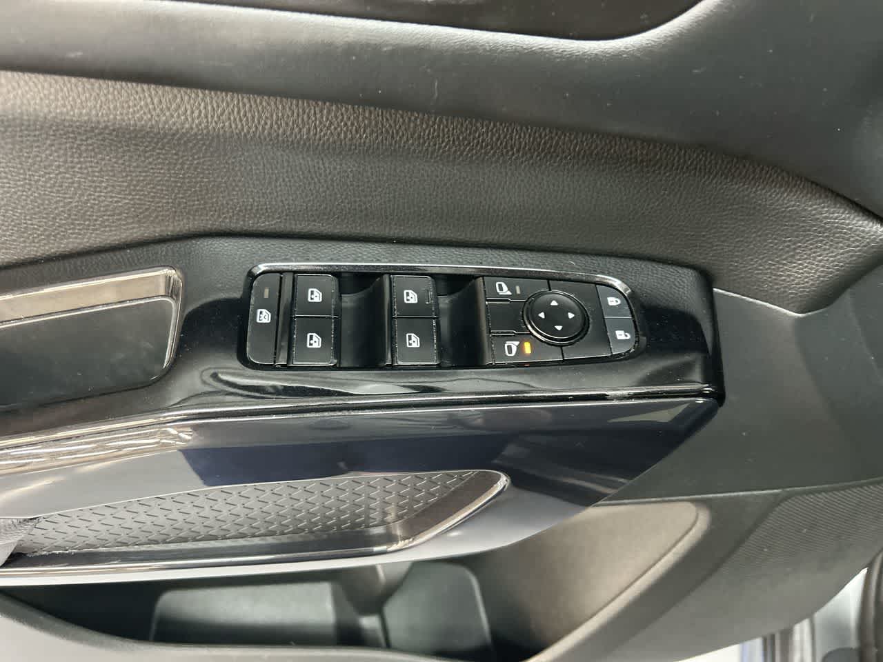 2022 Nissan Pathfinder SV photo 15