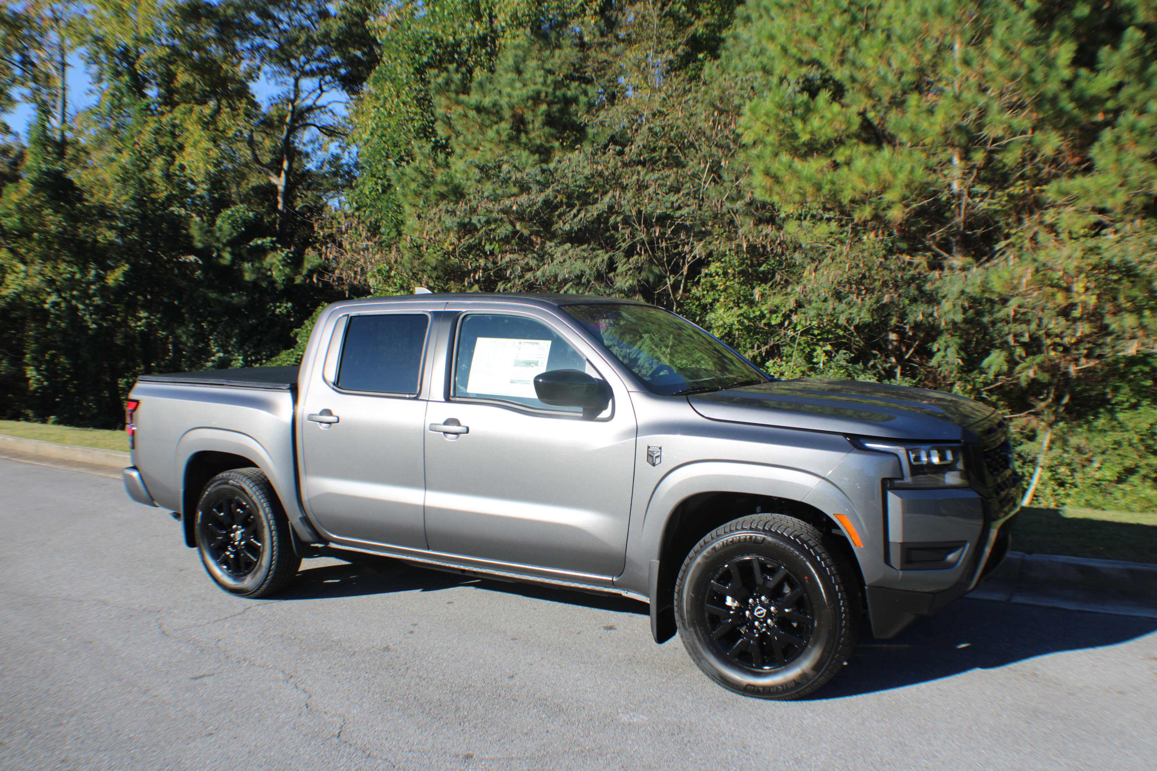 2026 Nissan Frontier SV's photo