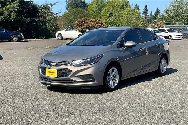 Used 2018 Chevrolet Cruze LT with VIN 1G1BE5SM8J7229566 for sale in Everett, WA