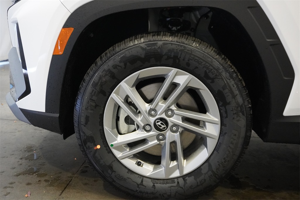 2025 Hyundai Tucson SE photo 3