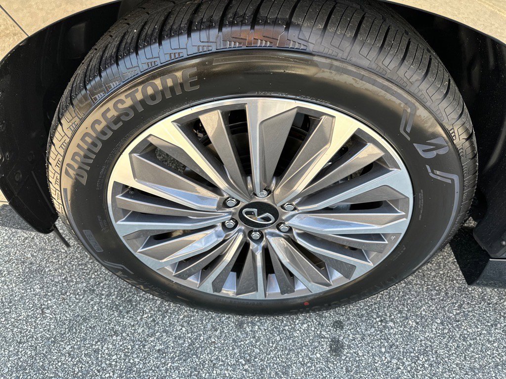 2025 Infiniti QX80 Sensory photo 11