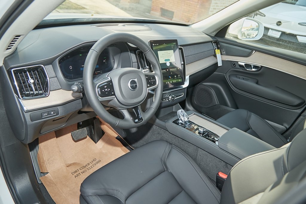 2025 VOLVO XC90 - Image 10