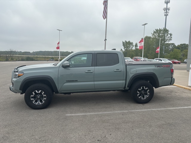 2022 Toyota Tacoma TRD Off-Road photo 13
