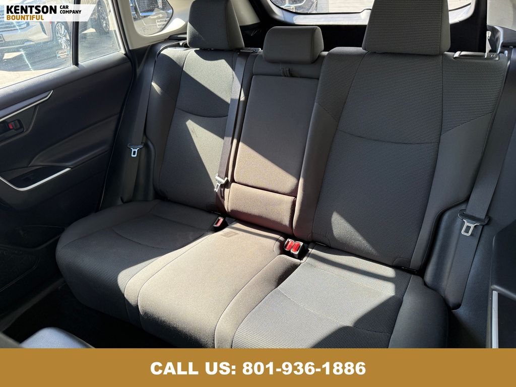 2024 Toyota RAV4 LE photo 25