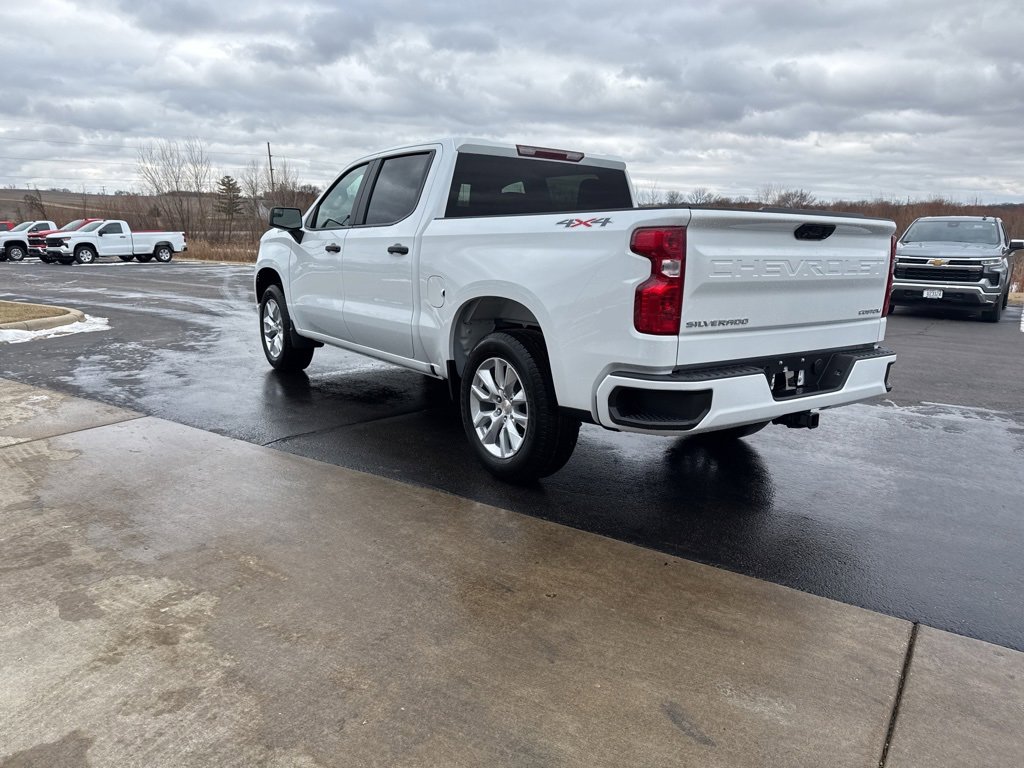 2025 Chevrolet Silverado 1500 Custom photo 5