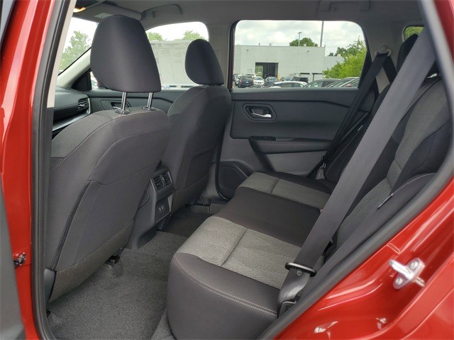 2026 Nissan Rogue SV photo 5