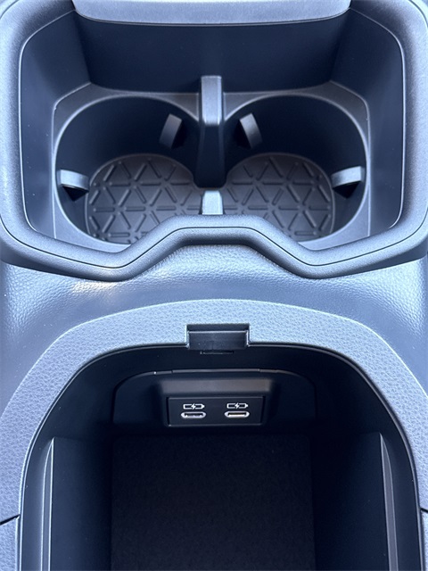 2025 Toyota RAV4 XLE photo 25