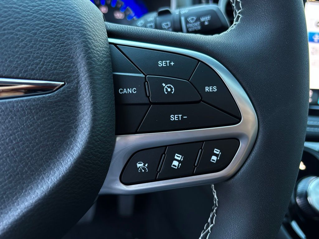 2026 Chrysler Pacifica photo 13