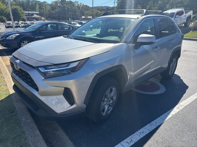 2022 Toyota RAV4 XLE's photo