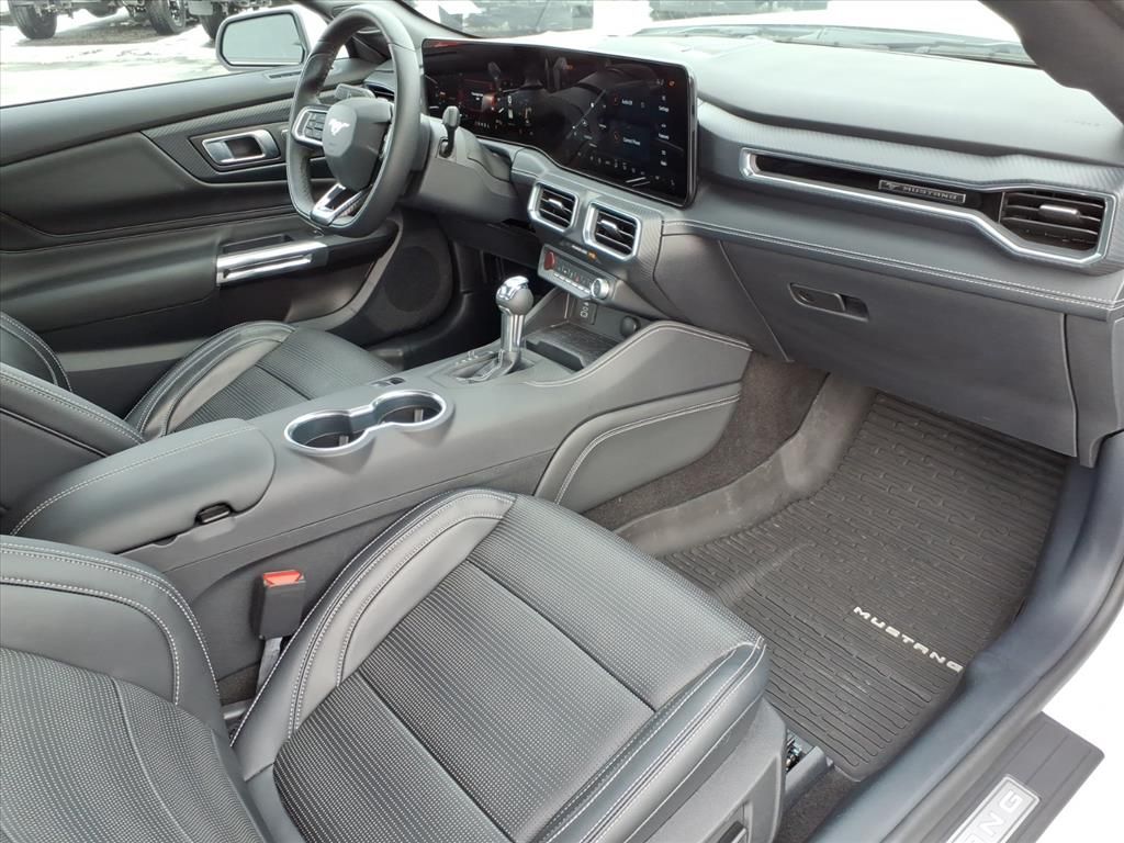 2024 FORD MUSTANG - Image 12