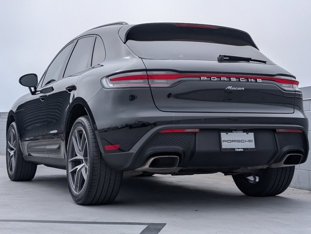 2022 Porsche Macan photo 3