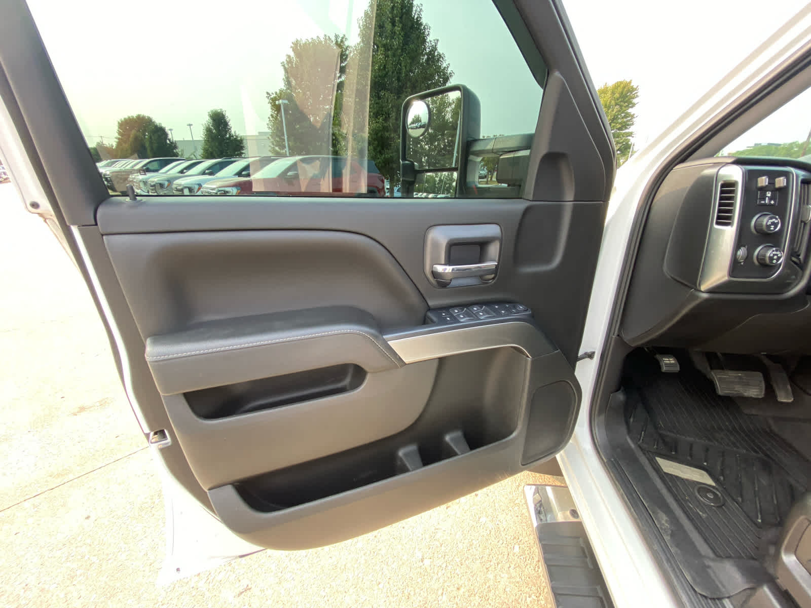 2018 Chevrolet Silverado 1500 LT photo 10