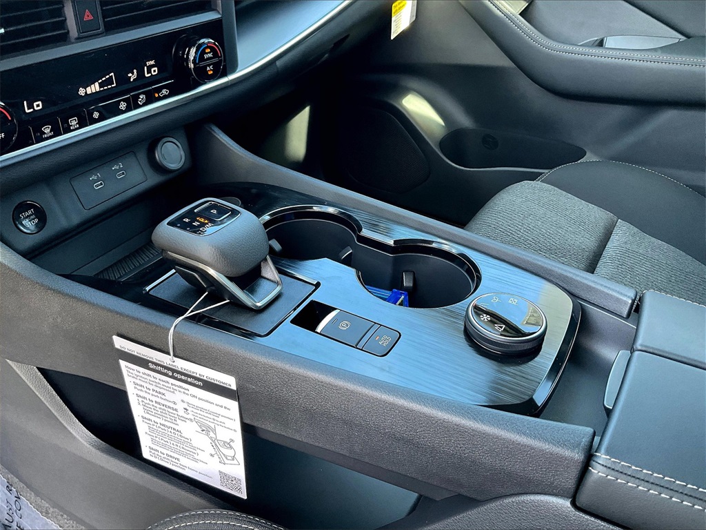 2026 Nissan Rogue SV photo 12
