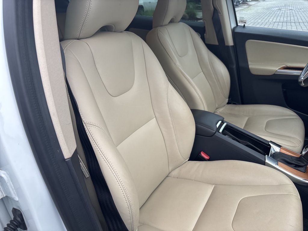 2017 Volvo XC60 T6 Inscription photo 34