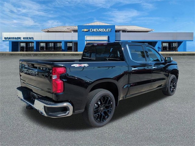 2025 Chevrolet Silverado 1500 LTZ photo 3