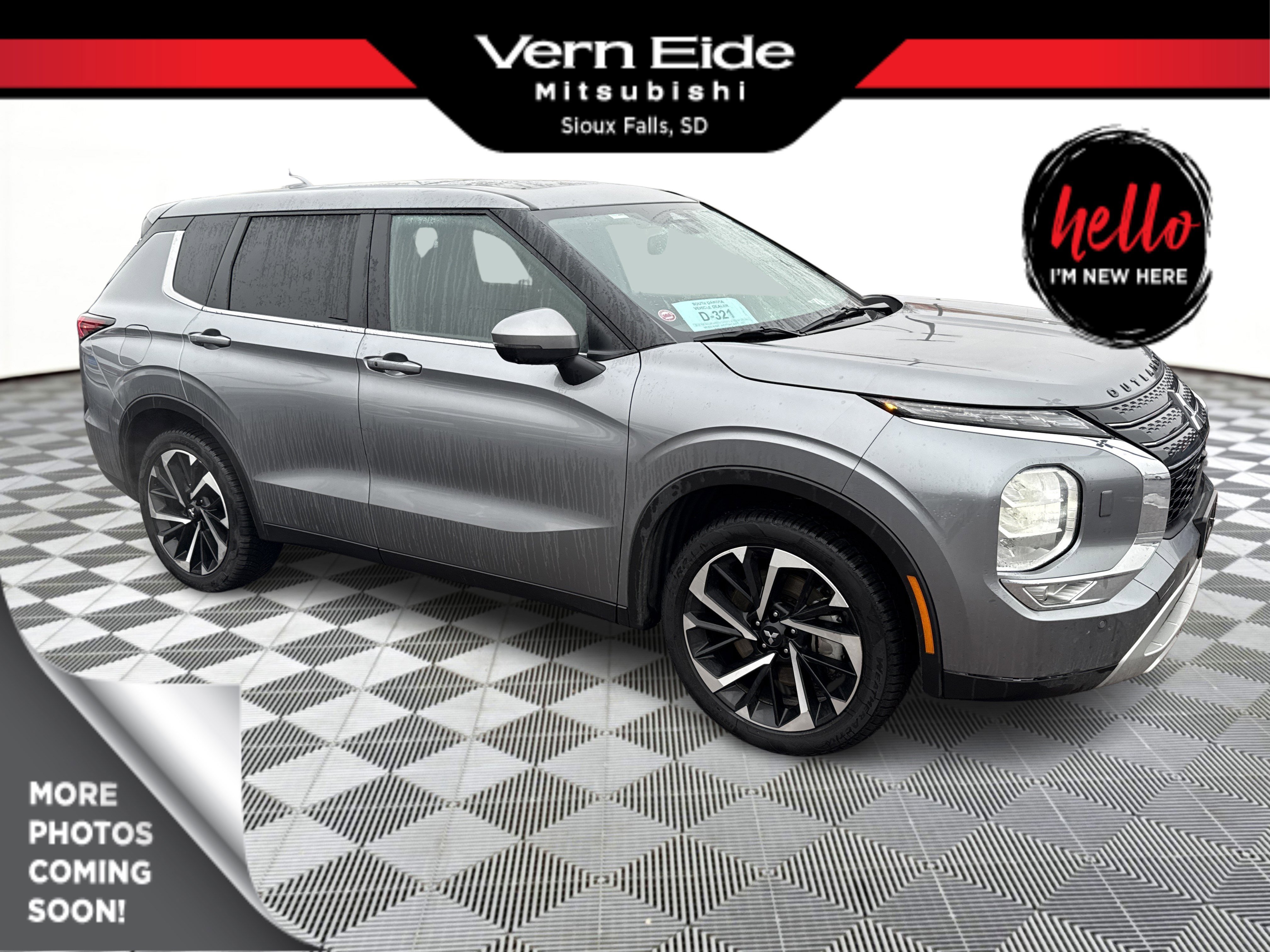 2023 Mitsubishi Outlander SE's photo