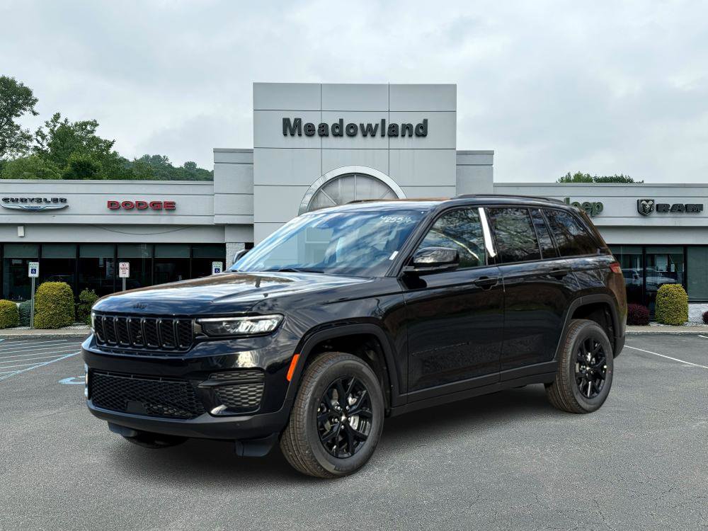 2025 Jeep Grand Cherokee Altitude's photo