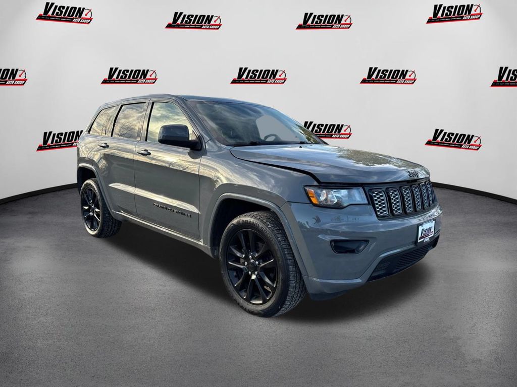 2019 Jeep Grand Cherokee Altitude photo 3