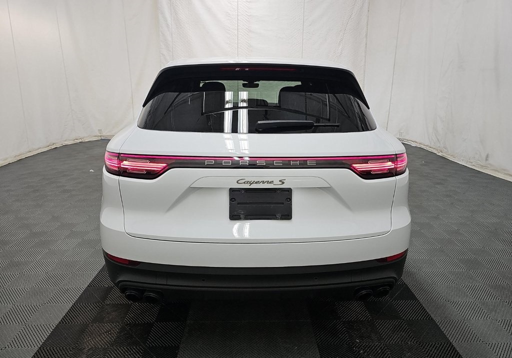 2022 Porsche Cayenne S Platinum Edition photo 5