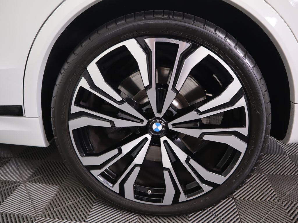 2025 Bmw X7 M60i photo 30