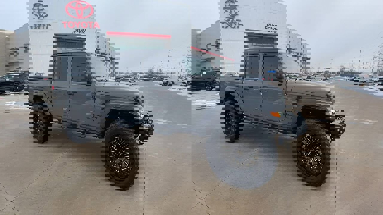 Used 2020 Jeep Gladiator Sport S with VIN 1C6JJTAG9LL133865 for sale in Kansas City