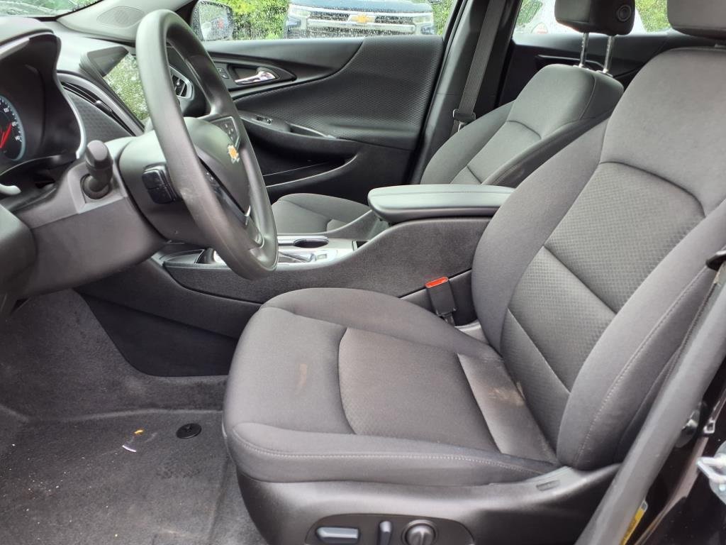 2025 Chevrolet Malibu 1LT photo 9