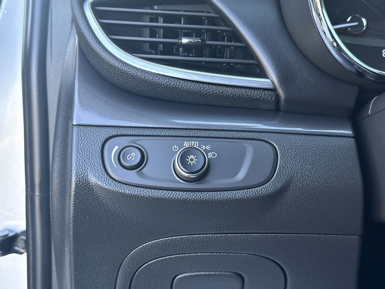2022 Buick Encore Preferred photo 8