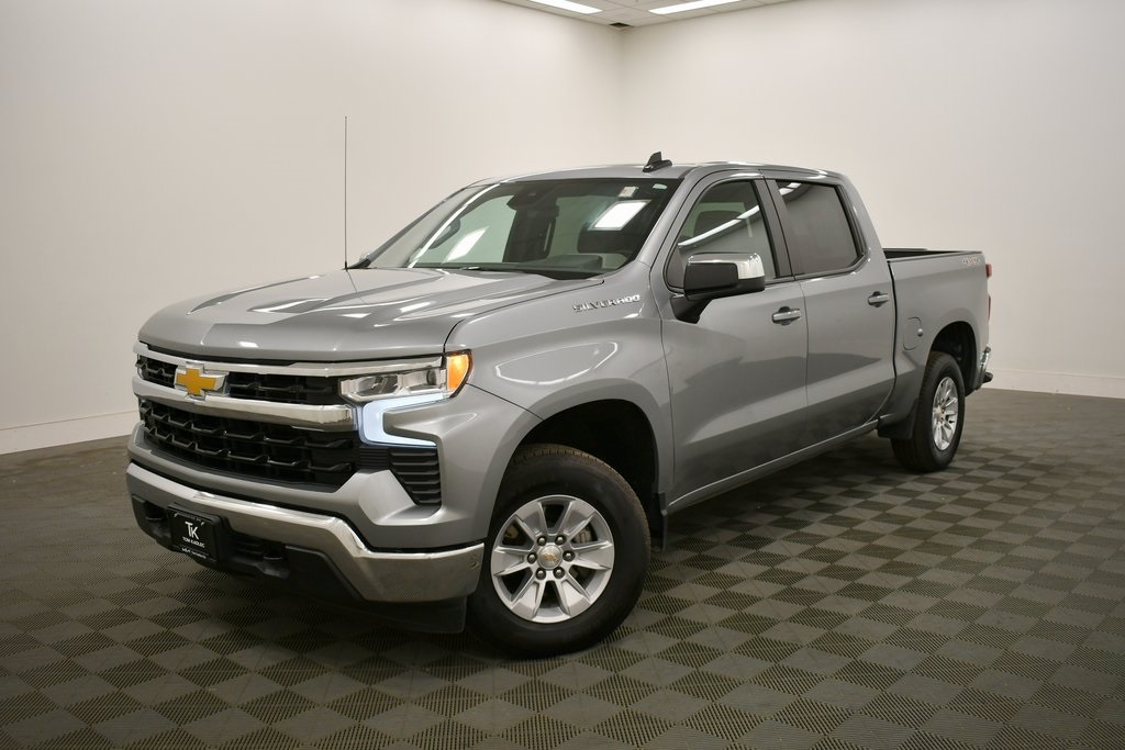 Used 2025 Chevrolet Silverado 1500 LT with VIN 1GCUKDED2SZ129600 for sale in Rochester, Minnesota