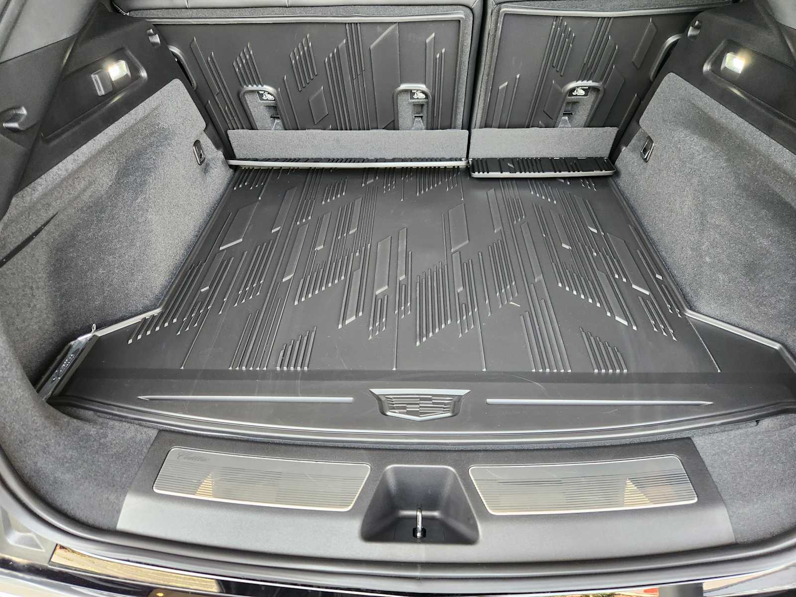 2025 Cadillac Lyriq Luxury photo 21