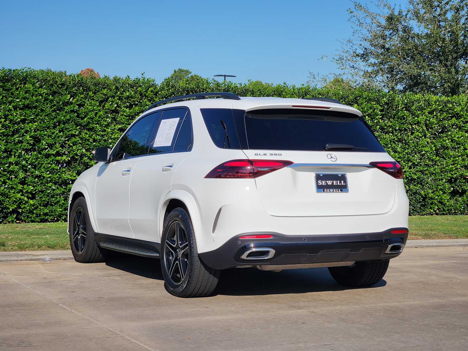 2025 Mercedes Benz GLE 350 4MATIC photo 4