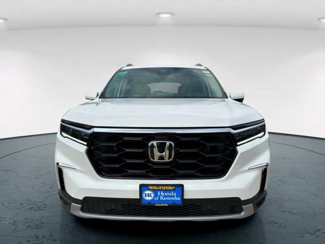 2025 Honda Pilot Touring photo 2