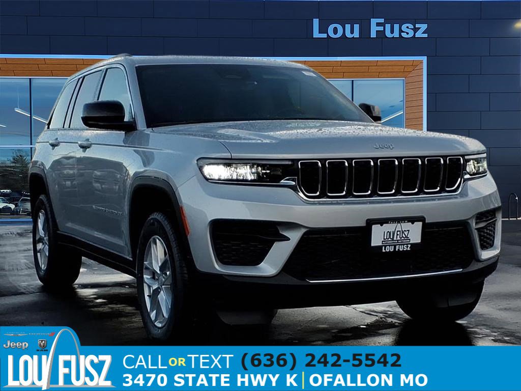 2025 Jeep Grand Cherokee Laredo's photo