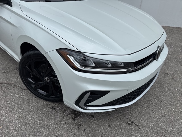 2025 Volkswagen Jetta 1.5T SE photo 2