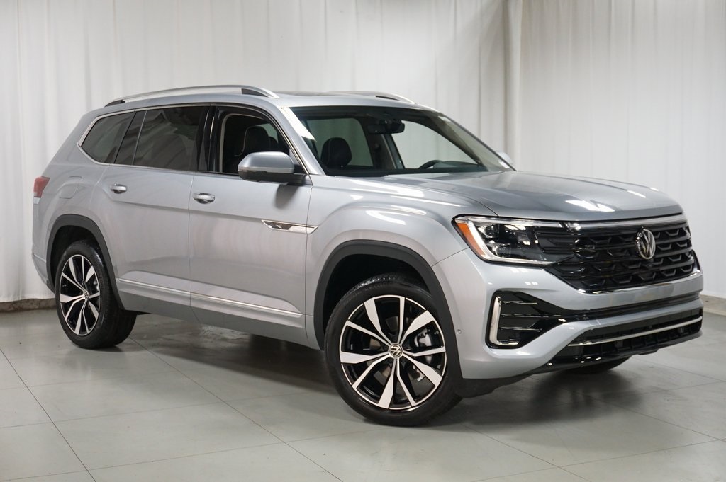 2025 Volkswagen Atlas SEL Premium R-Line photo 2