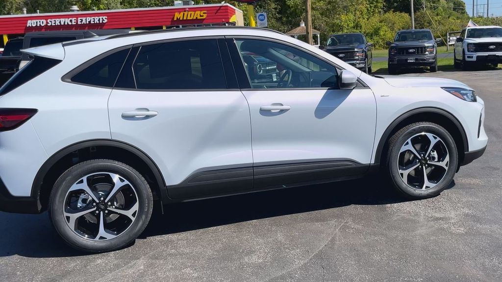 2025 Ford Escape ST-Line Select photo 4