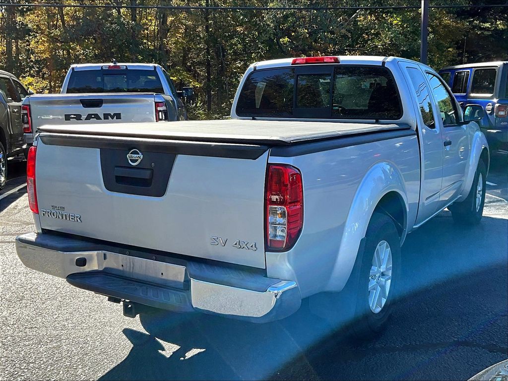 2017 Nissan Frontier SV photo 4