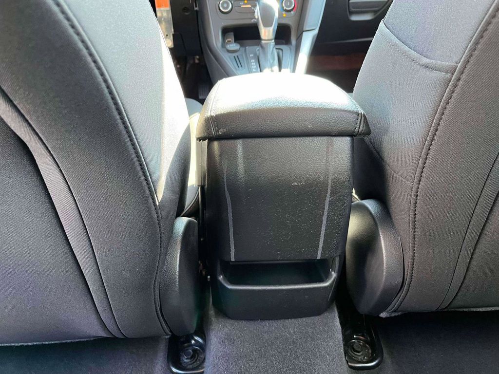 2018 Ford Focus SE photo 4