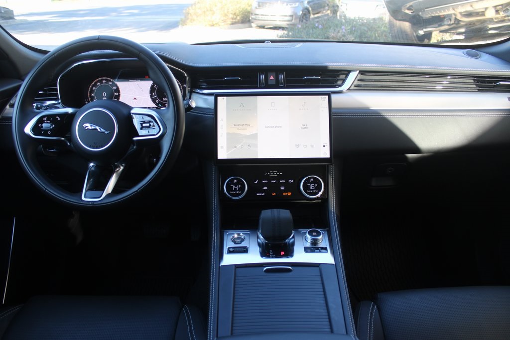 2024 Jaguar F-PACE R-Dynamic S P400 photo 17