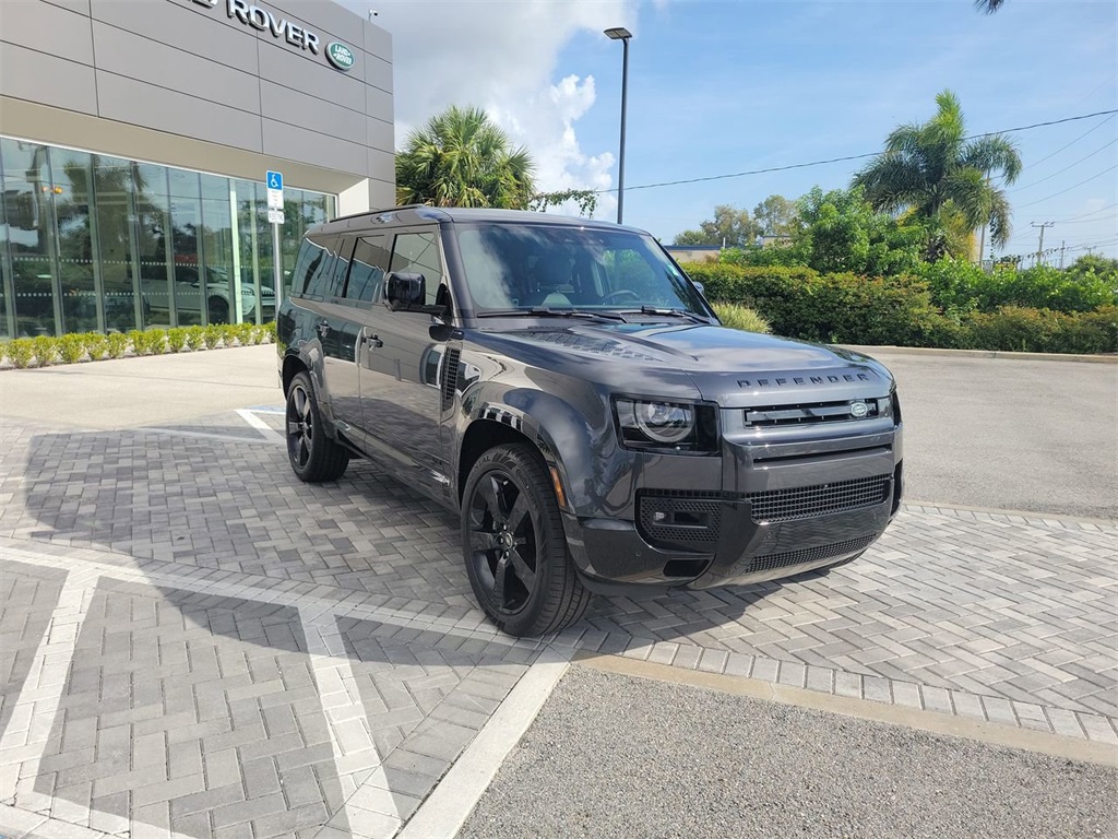 2025 Land Rover Defender 130 V8 photo 7