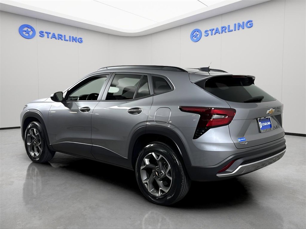 2024 Chevrolet Trax LT photo 4