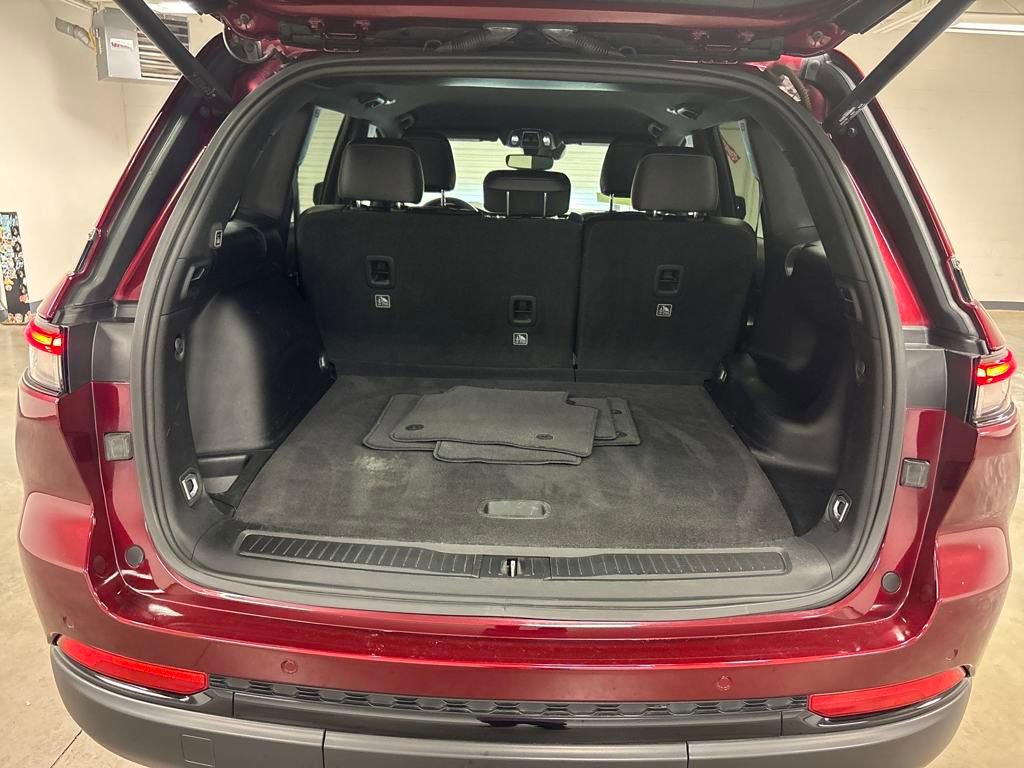 2023 Jeep Grand Cherokee Altitude photo 12