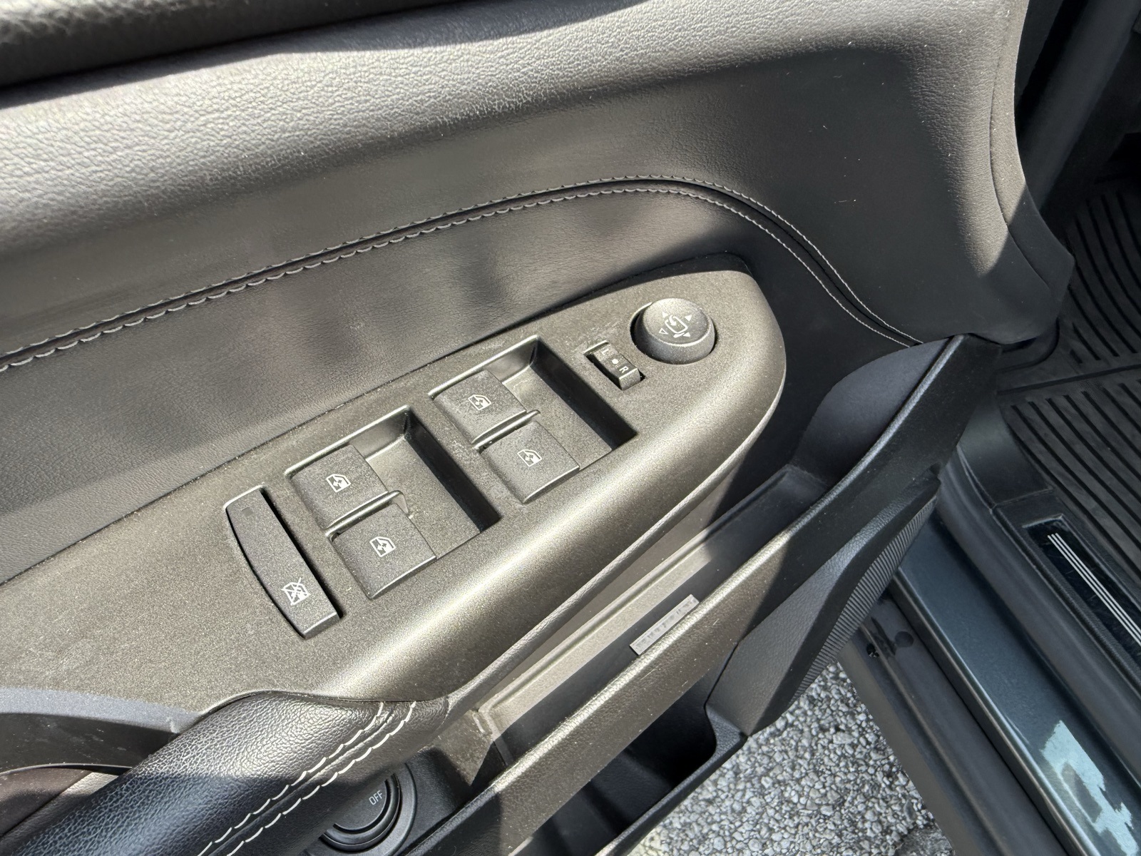 2012 Cadillac SRX Performance photo 11